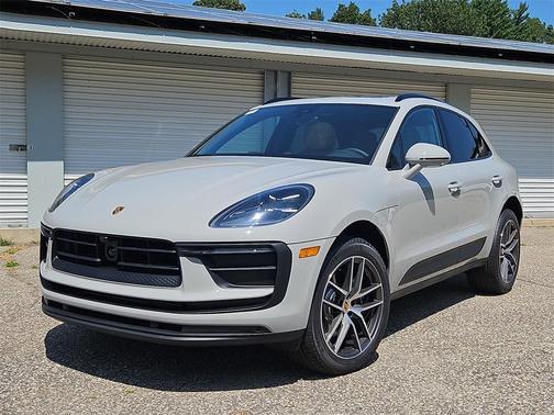 2026 Porsche Macan Base