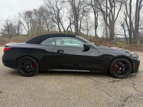 Black Sapphire Metallic 2023 BMW M440 i xDrive