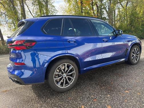 2024 BMW X5 M60i