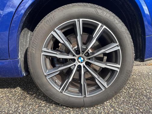 2024 BMW X5 M60i