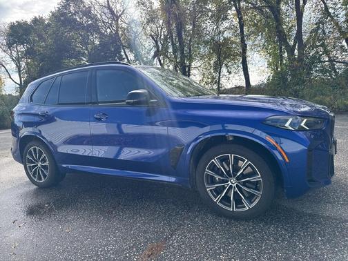 2024 BMW X5 M60i