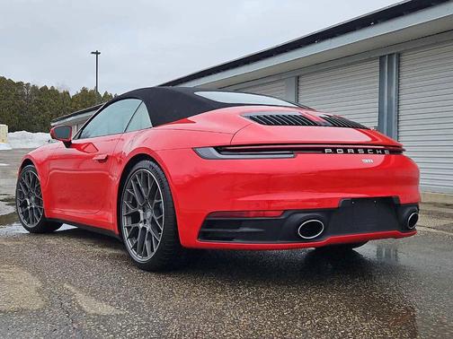 2022 Porsche 911 Carrera
