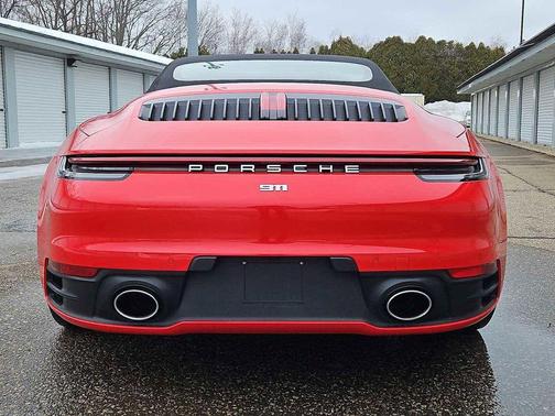 2022 Porsche 911 Carrera