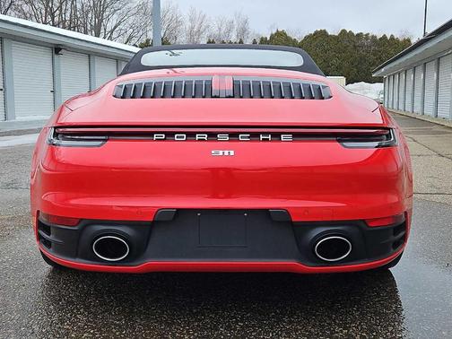 2022 Porsche 911 Carrera