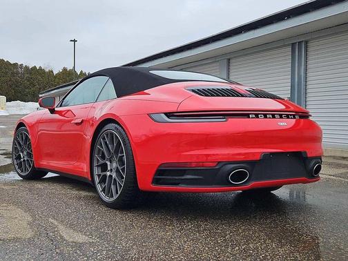 2022 Porsche 911 Carrera
