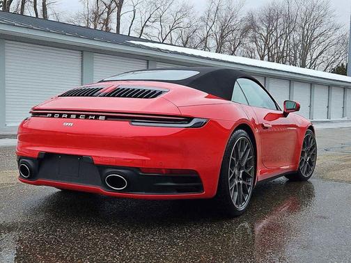 2022 Porsche 911 Carrera