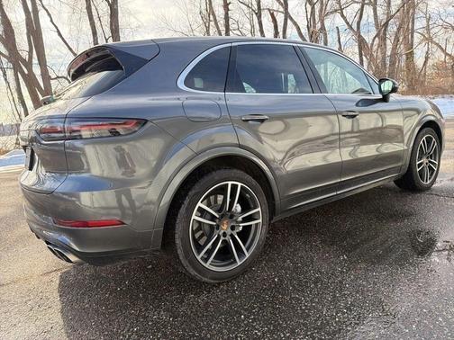 2021 Porsche Cayenne Turbo