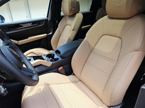 2025 Porsche Cayenne E-Hybrid Coupe Base