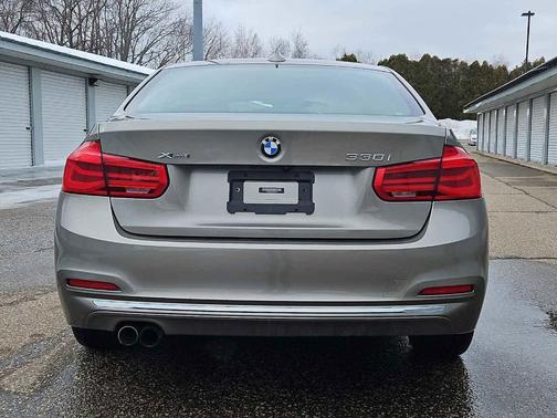 2018 BMW 330 i xDrive