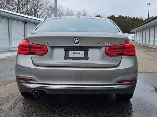 2018 BMW 330 i xDrive