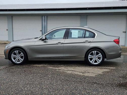 2018 BMW 330 i xDrive