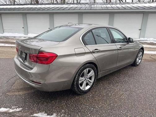 2018 BMW 330 i xDrive