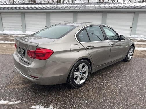 2018 BMW 330 i xDrive