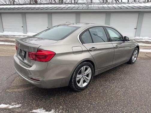 2018 BMW 330 i xDrive