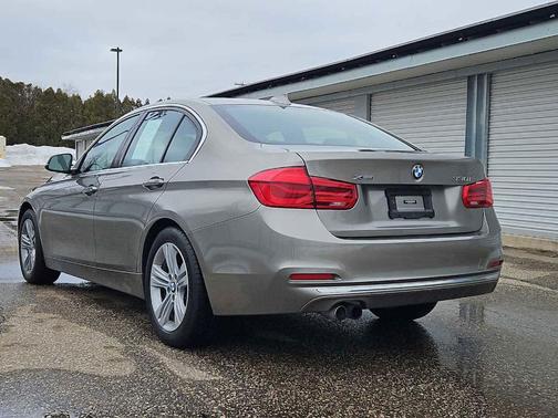 2018 BMW 330 i xDrive