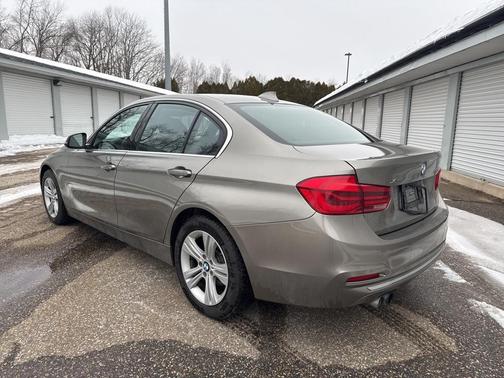 2018 BMW 330 i xDrive