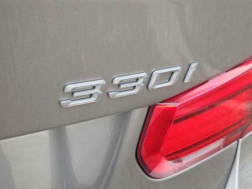 2018 BMW 330 i xDrive