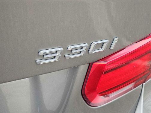 2018 BMW 330 i xDrive