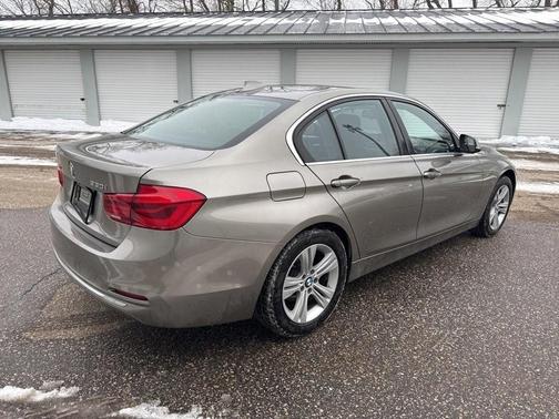 2018 BMW 330 i xDrive