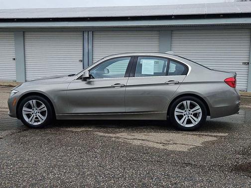 2018 BMW 330 i xDrive