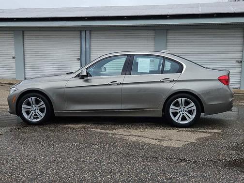2018 BMW 330 i xDrive