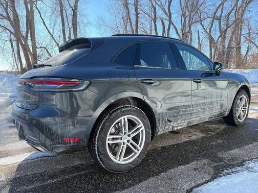 2025 Porsche Macan 