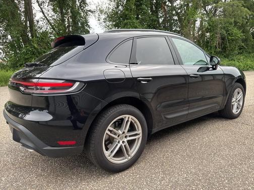 2025 Porsche Macan T