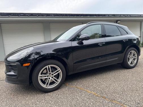 2025 Porsche Macan T