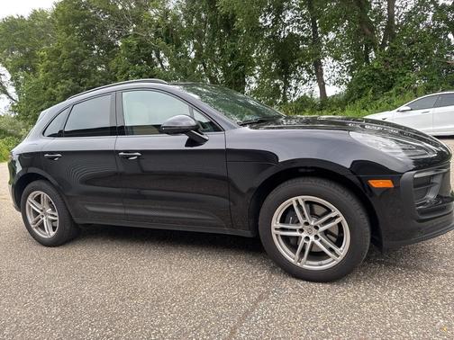 2025 Porsche Macan T