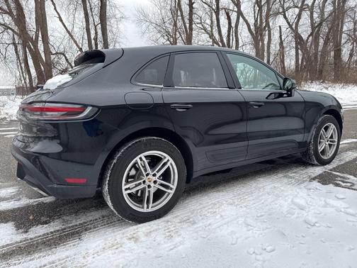 2025 Porsche Macan T