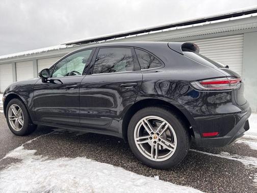 2025 Porsche Macan T