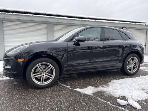 2025 Porsche Macan T