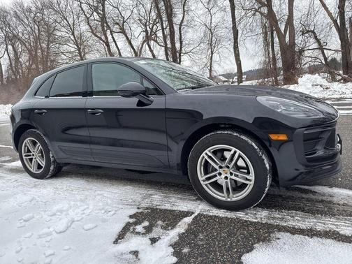 2025 Porsche Macan 