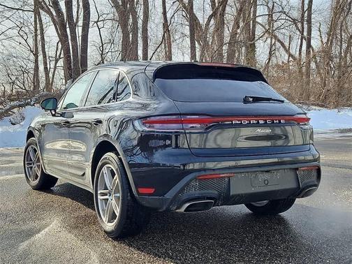 2025 Porsche Macan T