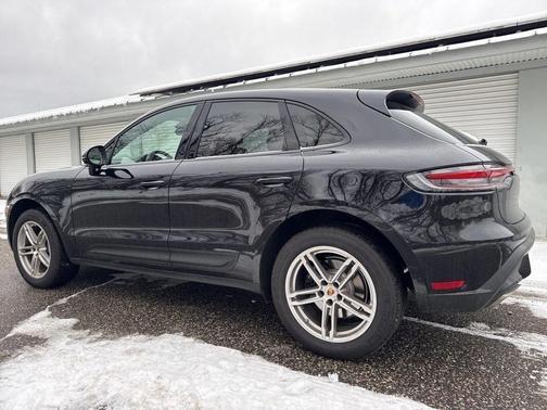 2025 Porsche Macan 