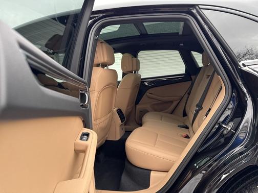 2025 Porsche Macan T