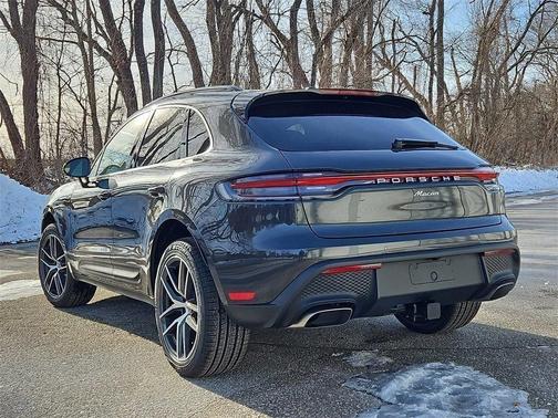 2026 Porsche Macan Base