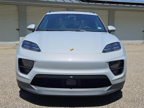 2024 Porsche Macan Electric 4