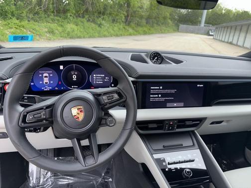 2024 Porsche Macan Electric 4