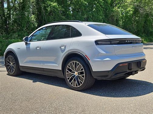 2024 Porsche Macan Electric 4