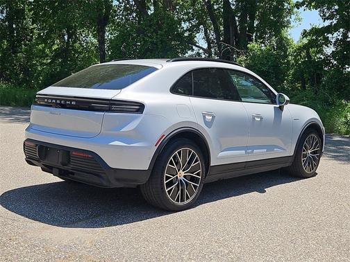 2024 Porsche Macan Electric 4