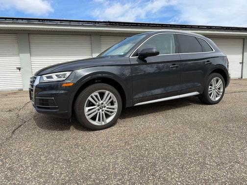Manhattan Gray Metallic 2018 Audi Q5 2.0T Tech Premium