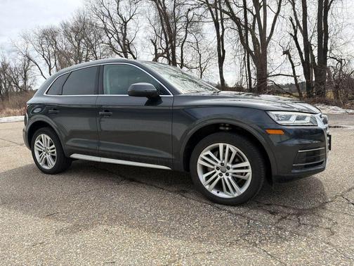 Manhattan Gray Metallic 2018 Audi Q5 2.0T Tech Premium