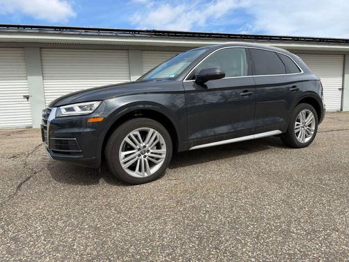 Manhattan Gray Metallic 2018 Audi Q5 2.0T Tech Premium