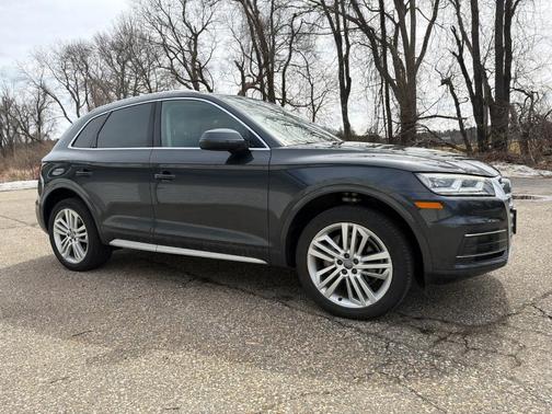Manhattan Gray Metallic 2018 Audi Q5 2.0T Tech Premium