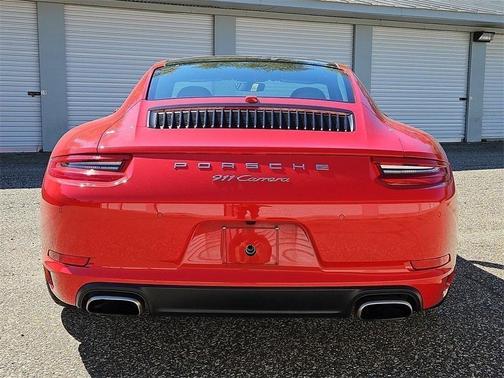 2017 Porsche 911 Carrera