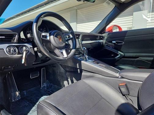 2017 Porsche 911 Carrera