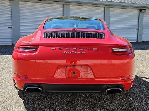 2017 Porsche 911 Carrera