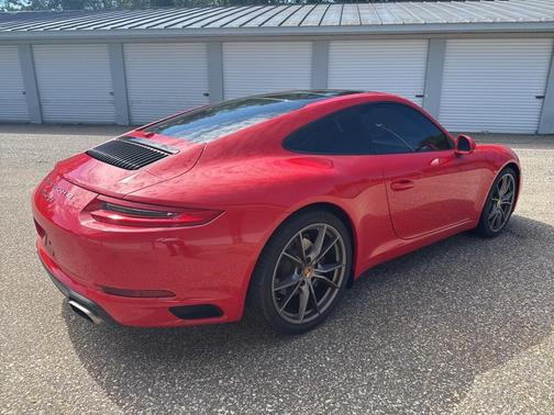 2017 Porsche 911 Carrera