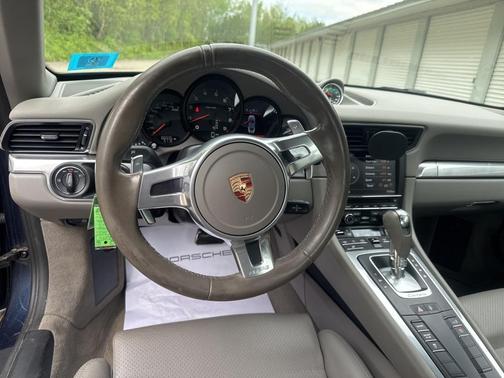 2013 Porsche 911 Carrera 4